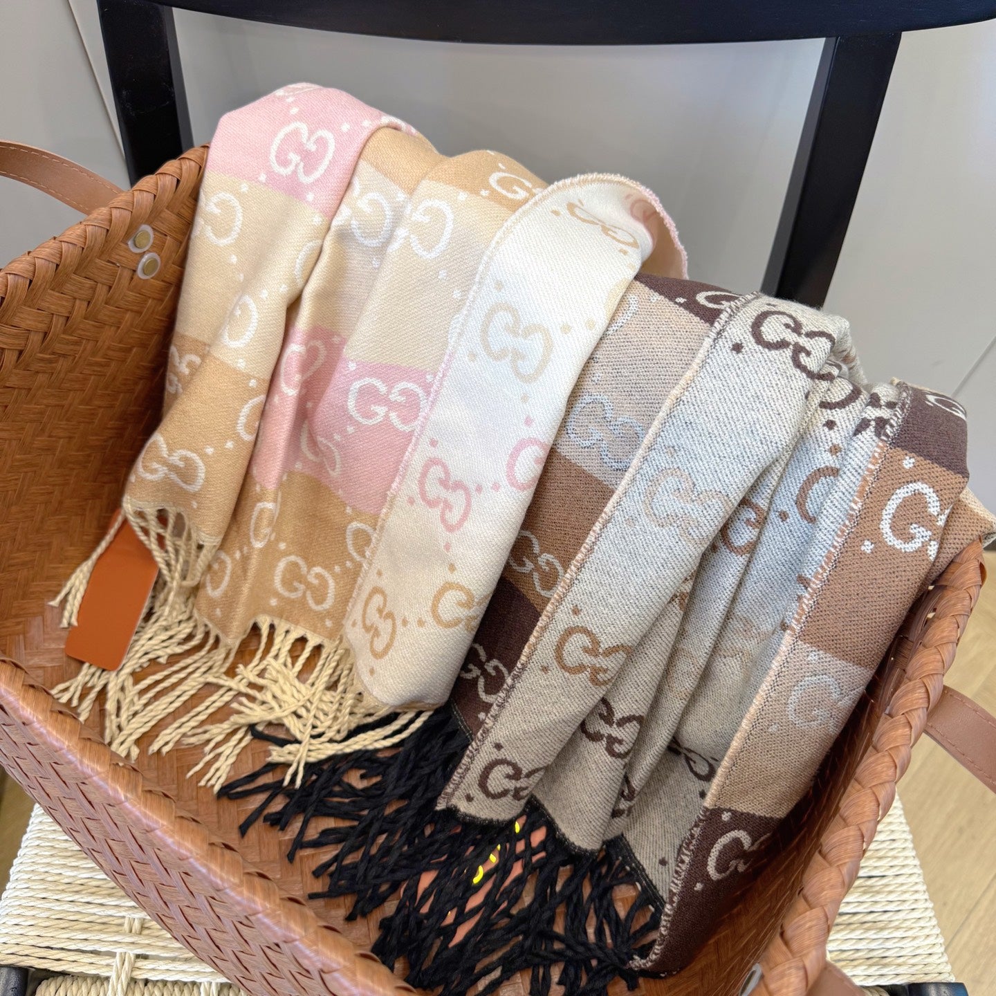 175RB41WDE Stylish Winter Scarves