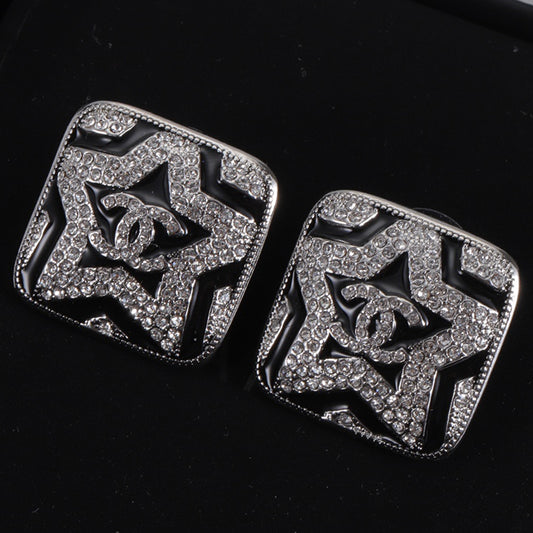 14C268EDE Stylish Earrings