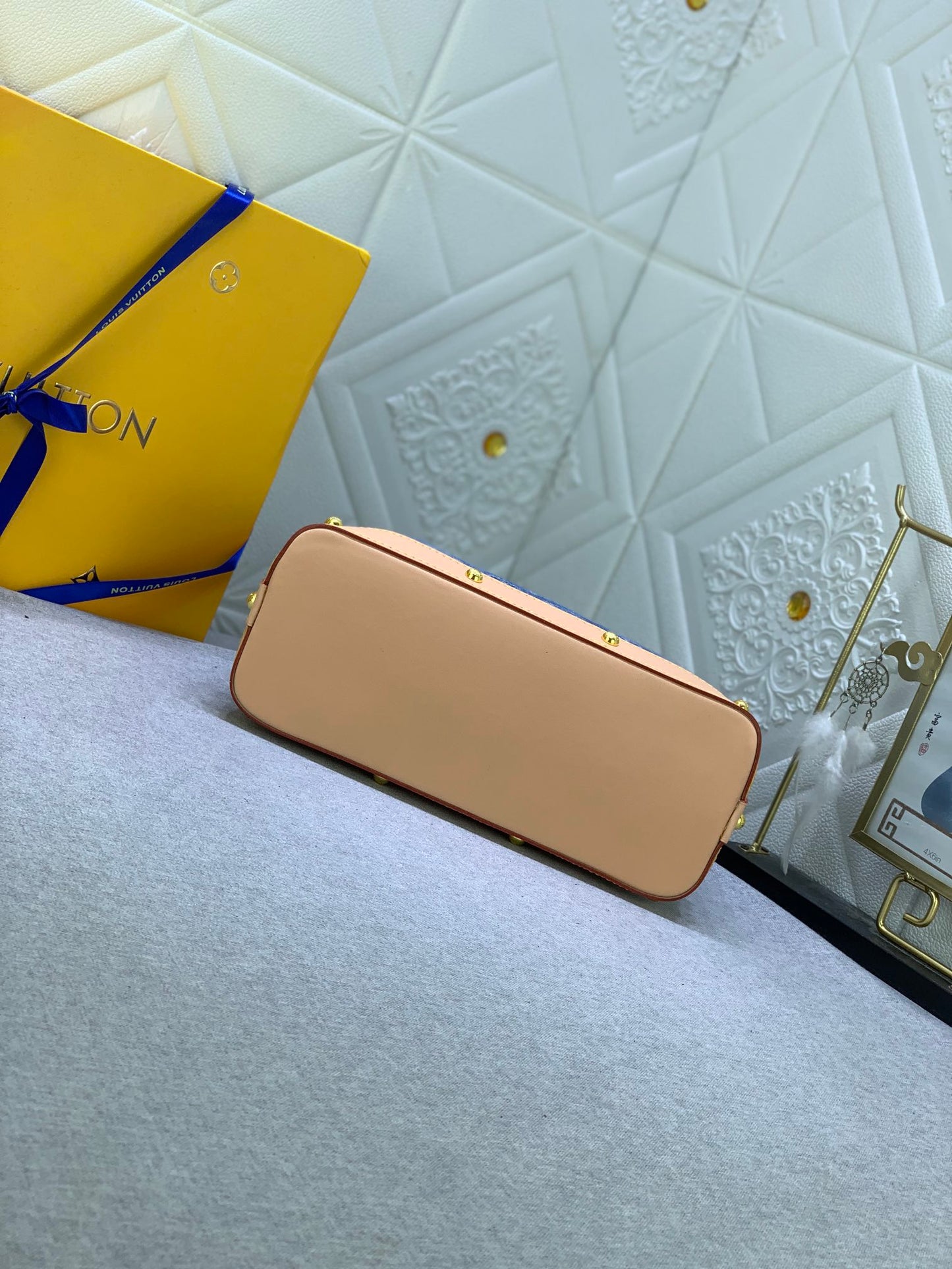 1XE61BDE Stylish leather bag