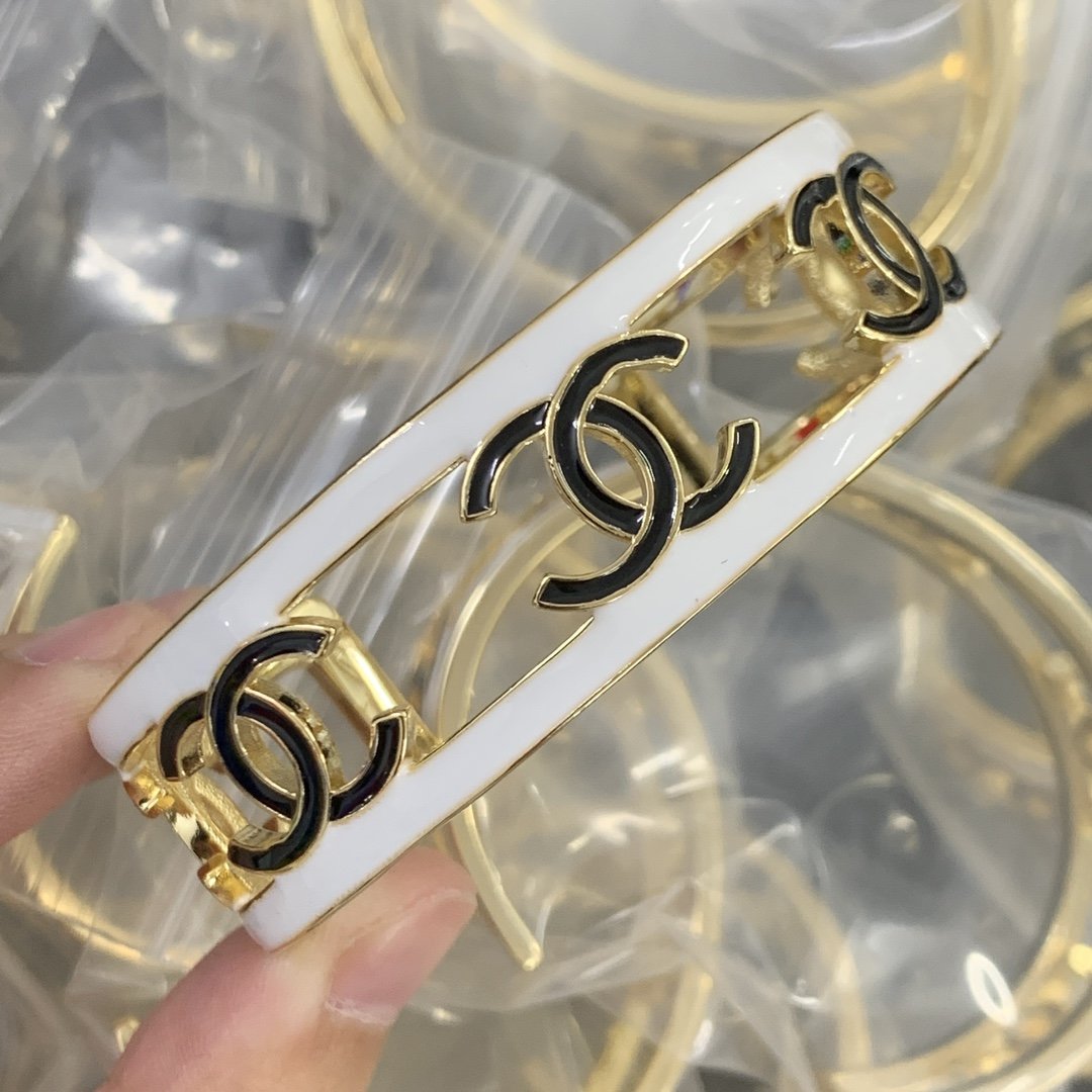 8XC64KDE Stylish Bracelets