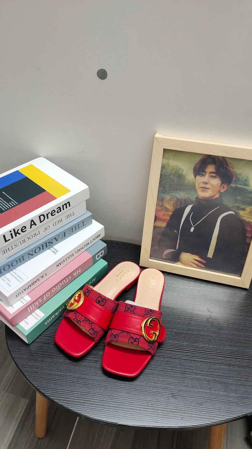 14B100ZDE Stylish slippers