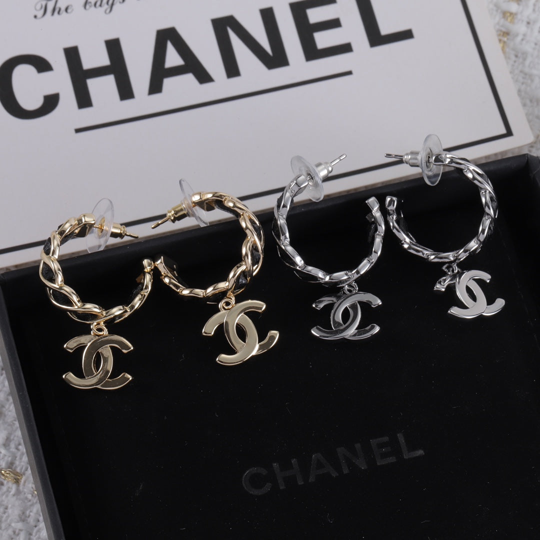 14C687EDE Stylish  Earrings