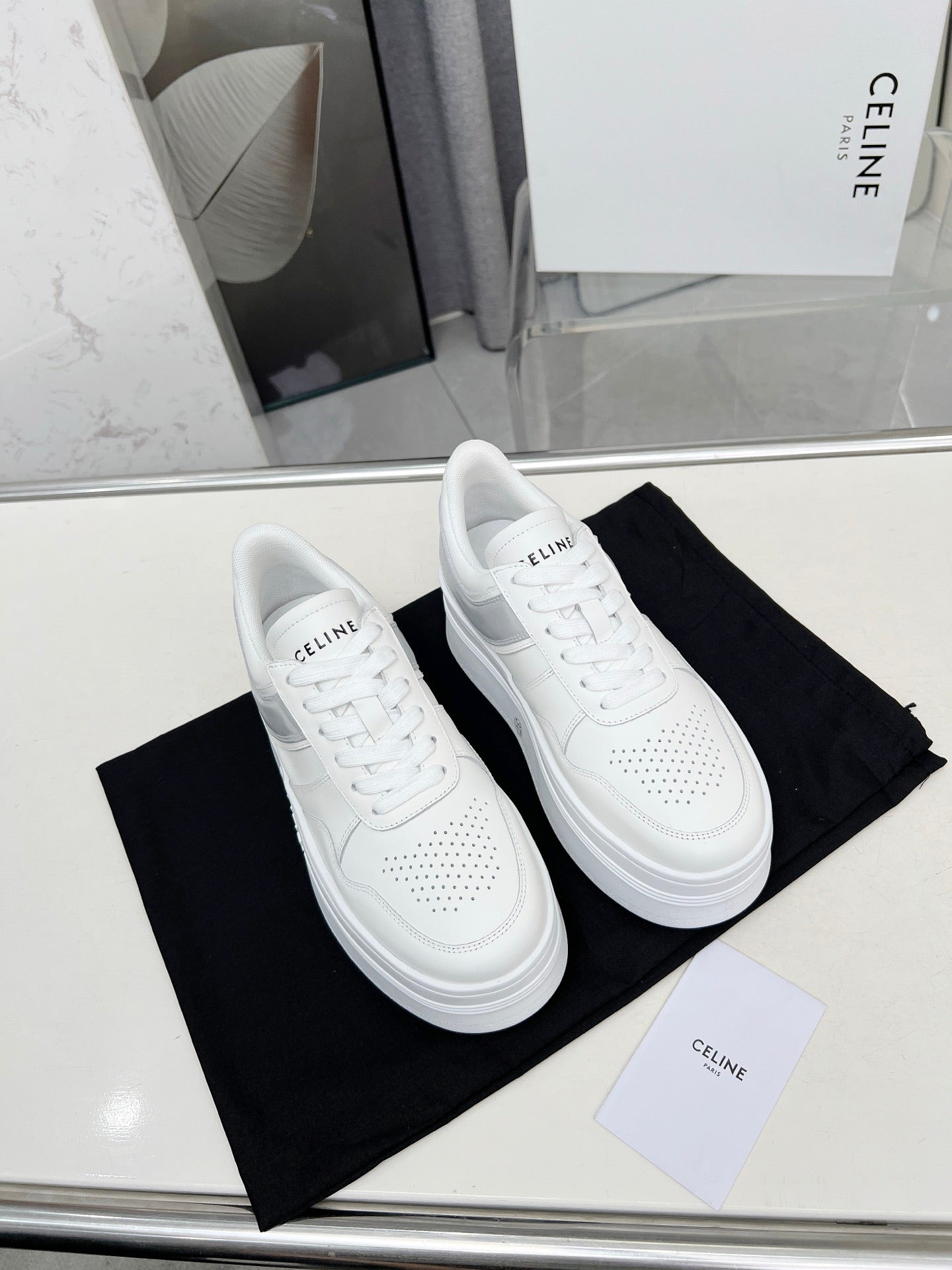 255QA50ZDE Stylish leather shoes