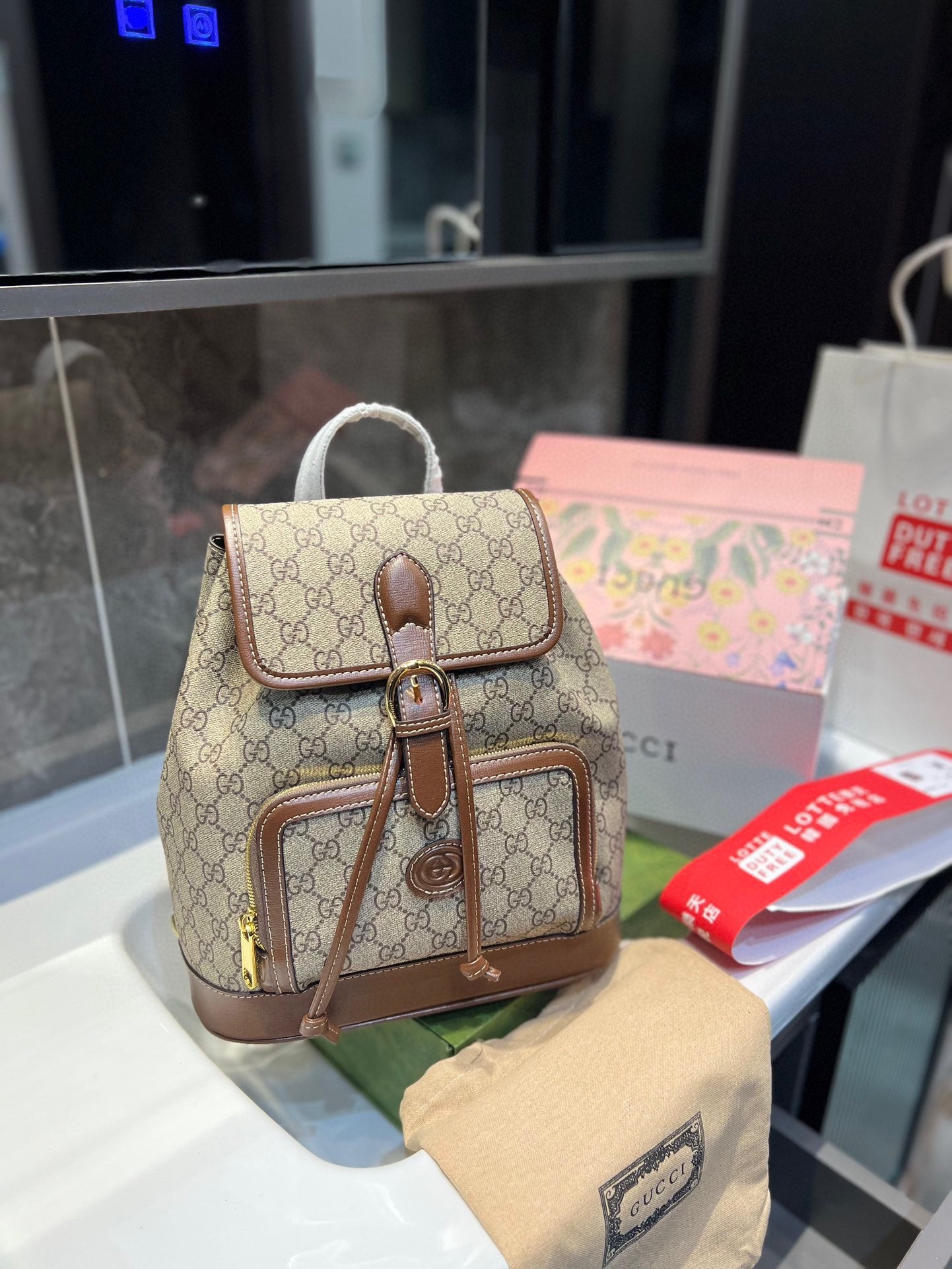 6XB224BDE Stylish leather backpacks