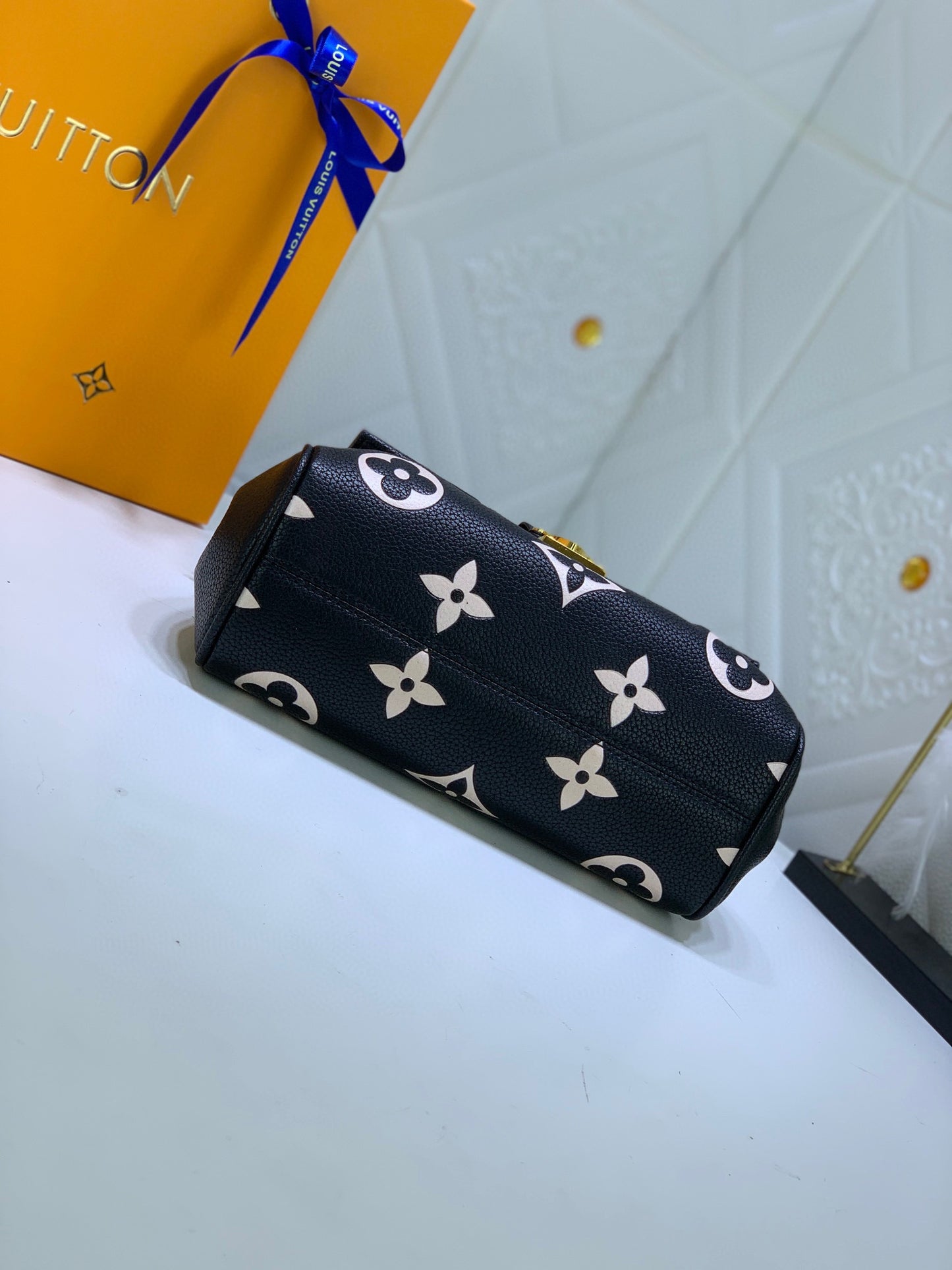 2XR363BDE Stylish leather bag 