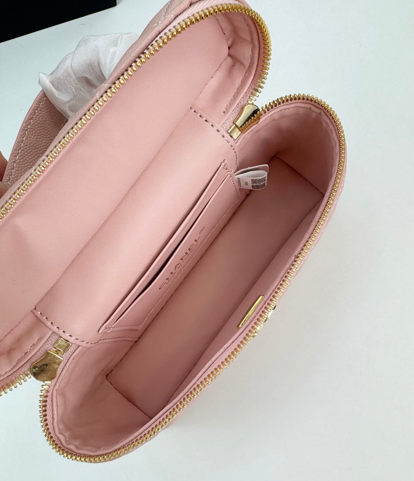 155QC3BDE Stylish leather caviar bag