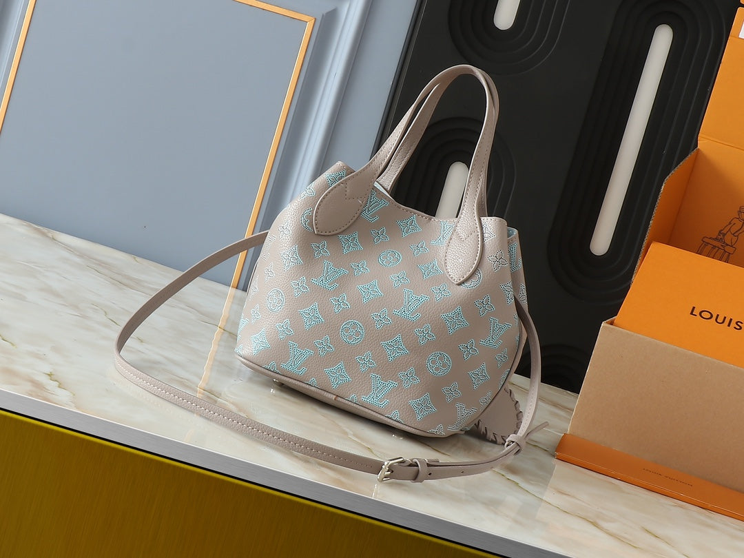 1XE58BDE Stylish leather bag