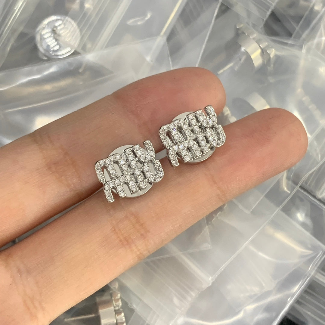 84A24EDE Stylish Earrings