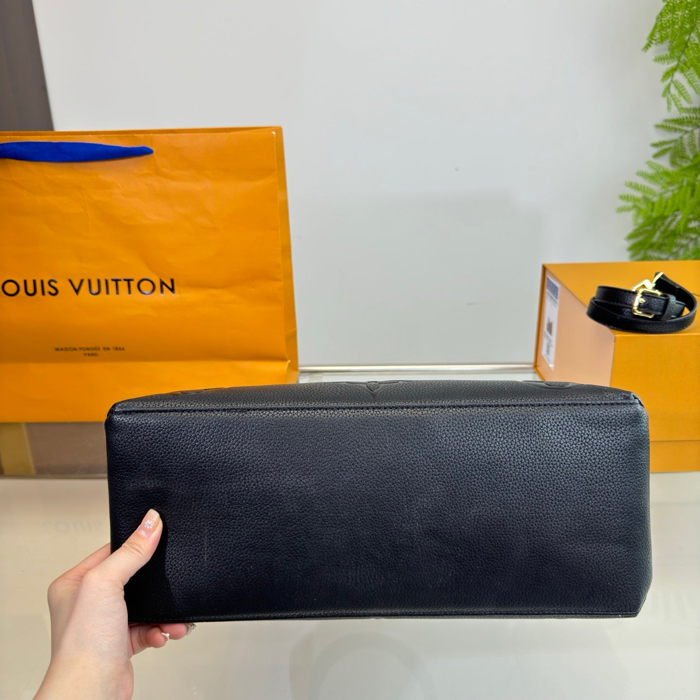 6EX15BDE Stylish leather bag