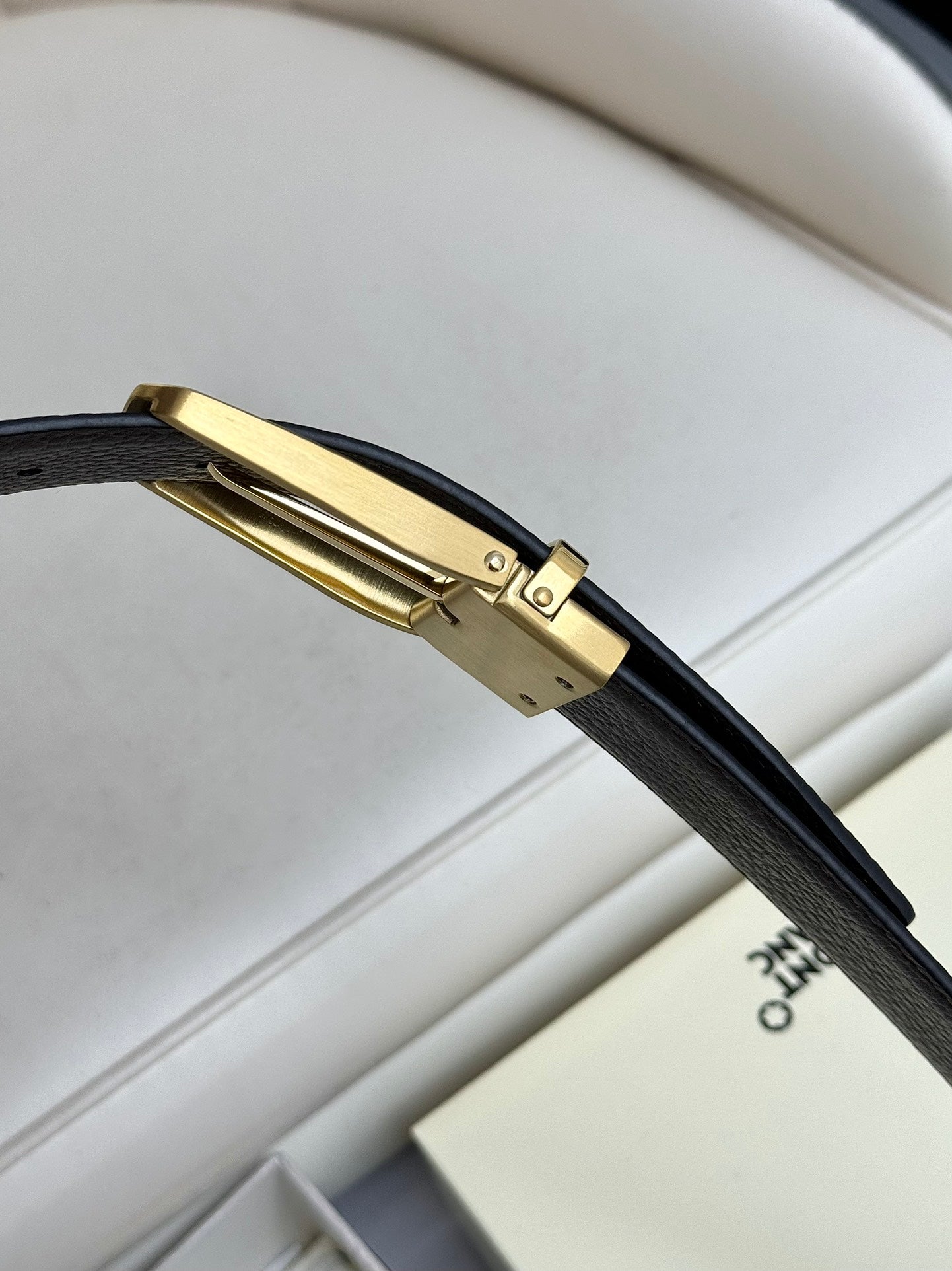 155RA237PDE Stylish  High quality belt With full package