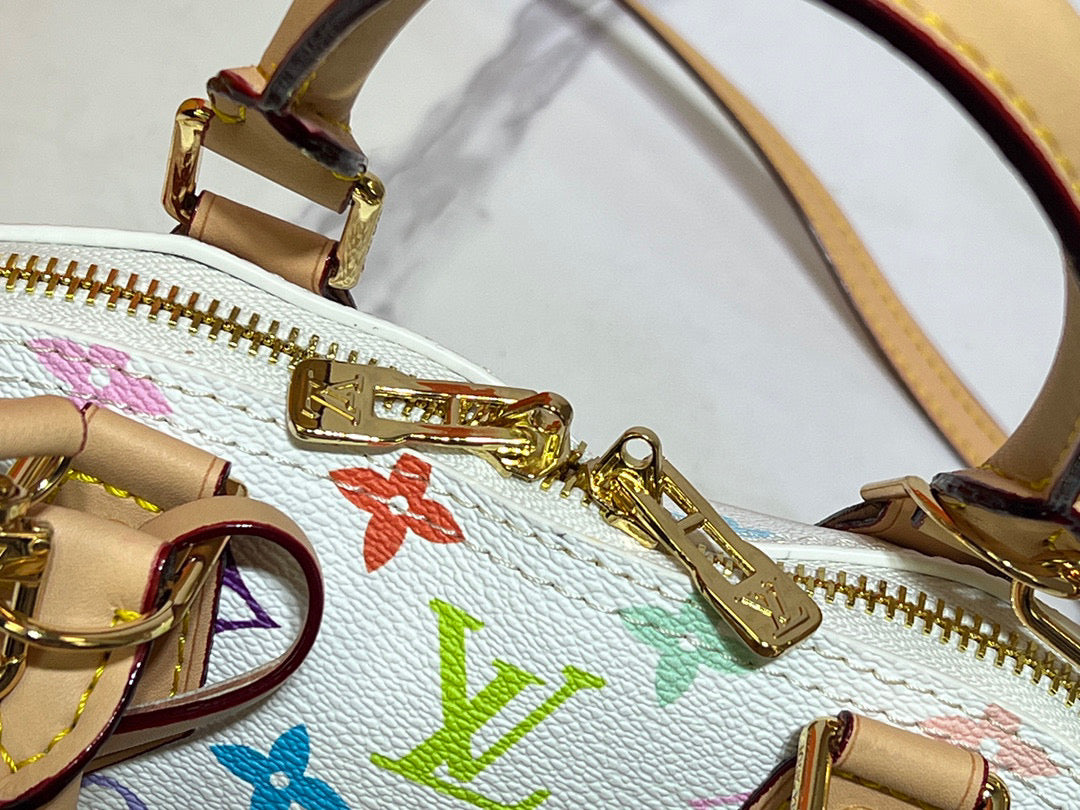 175NE24BDE Stylish leather bag