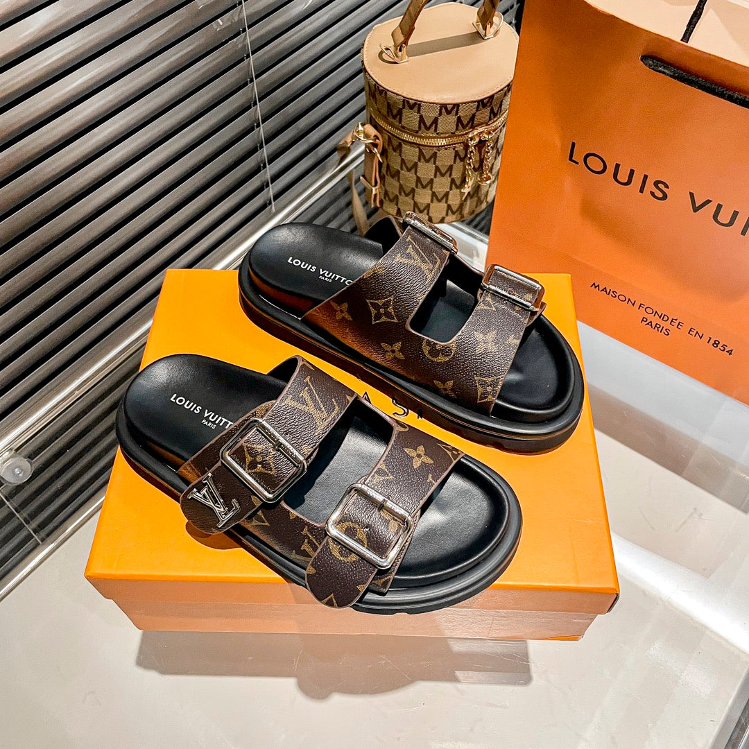 14E194ZDE Stylish Slippers