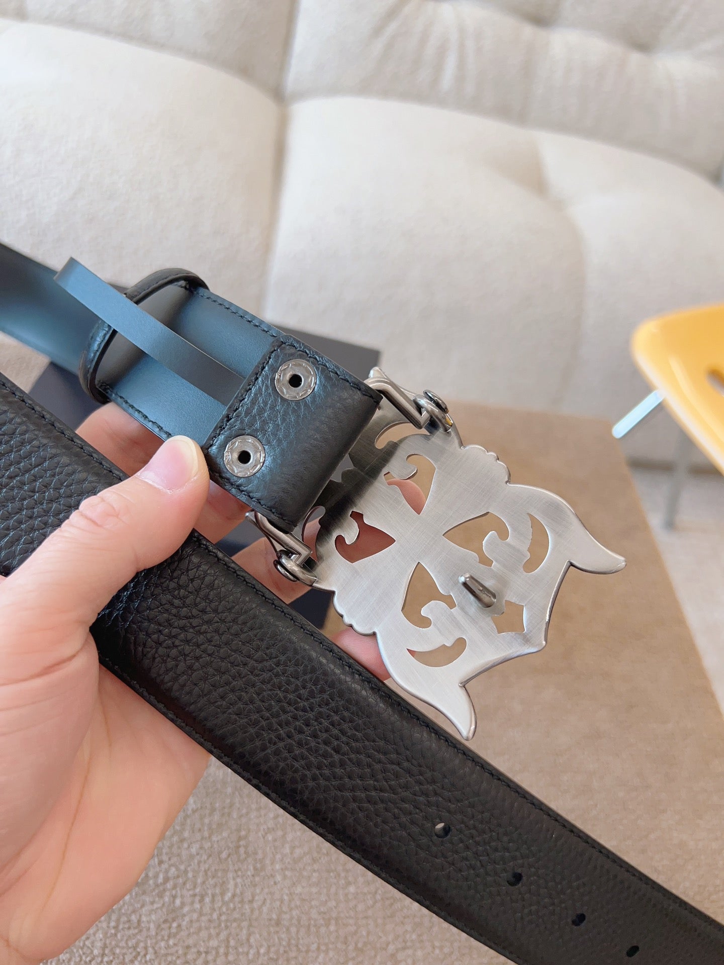 255RA15PDE Stylish  High quality belt With full package