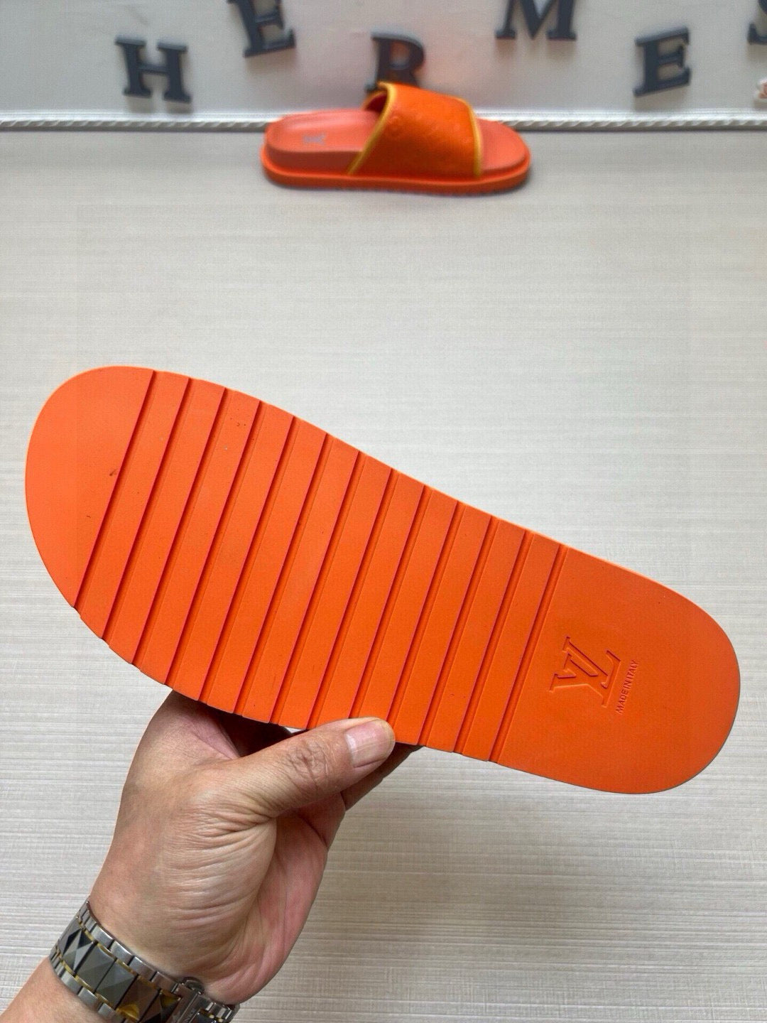 5QE5ZDE Stylish Slippers