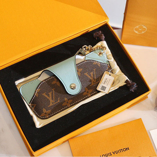 UE9ADE Stylish Keychains
