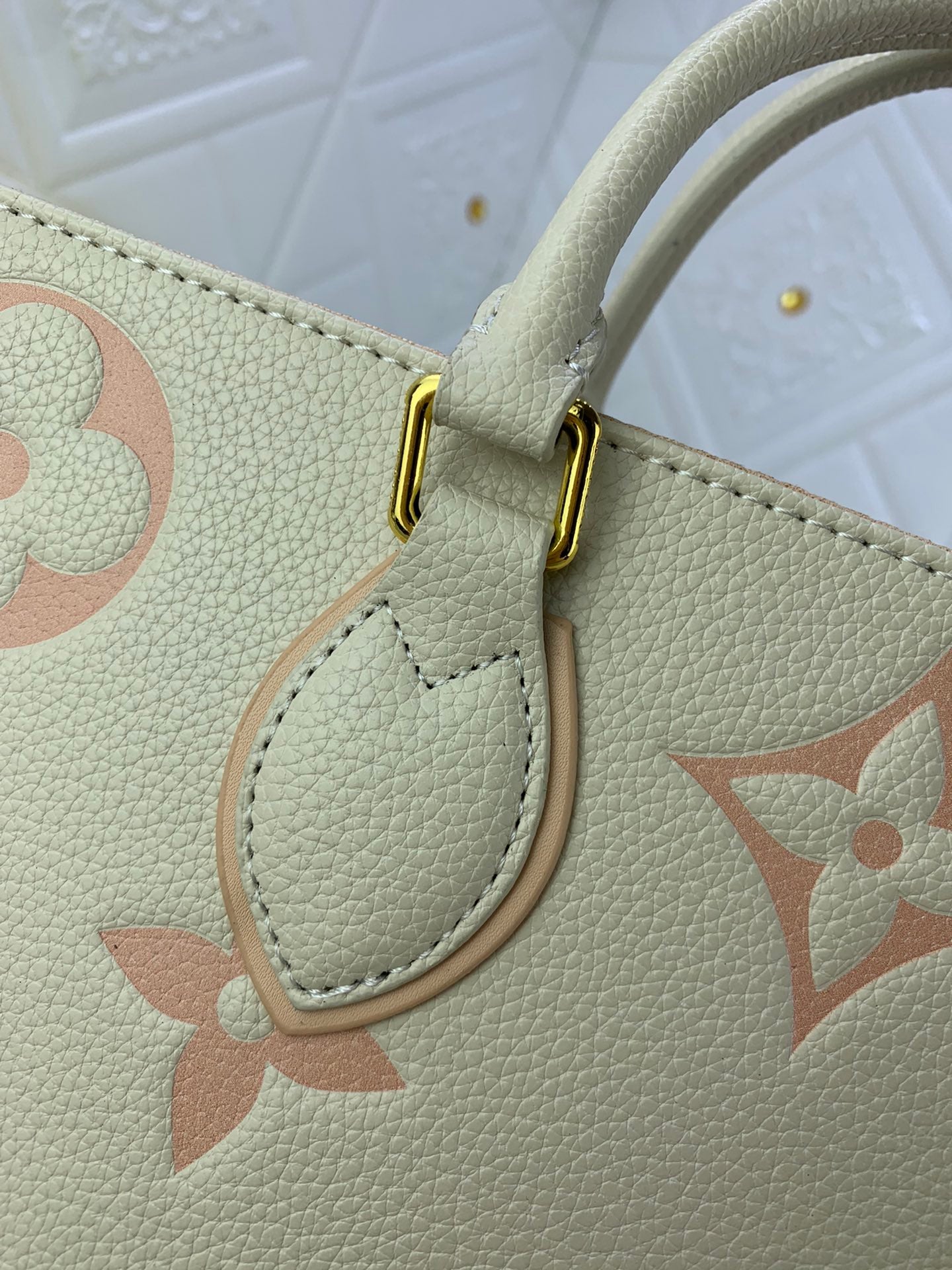 1XE279BDE Stylish leather bag 