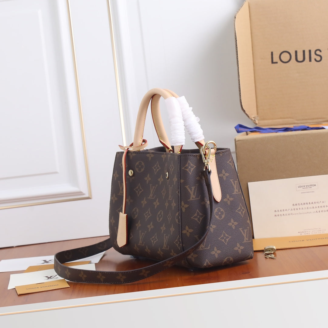 2XE317BDE Stylish leather bag 