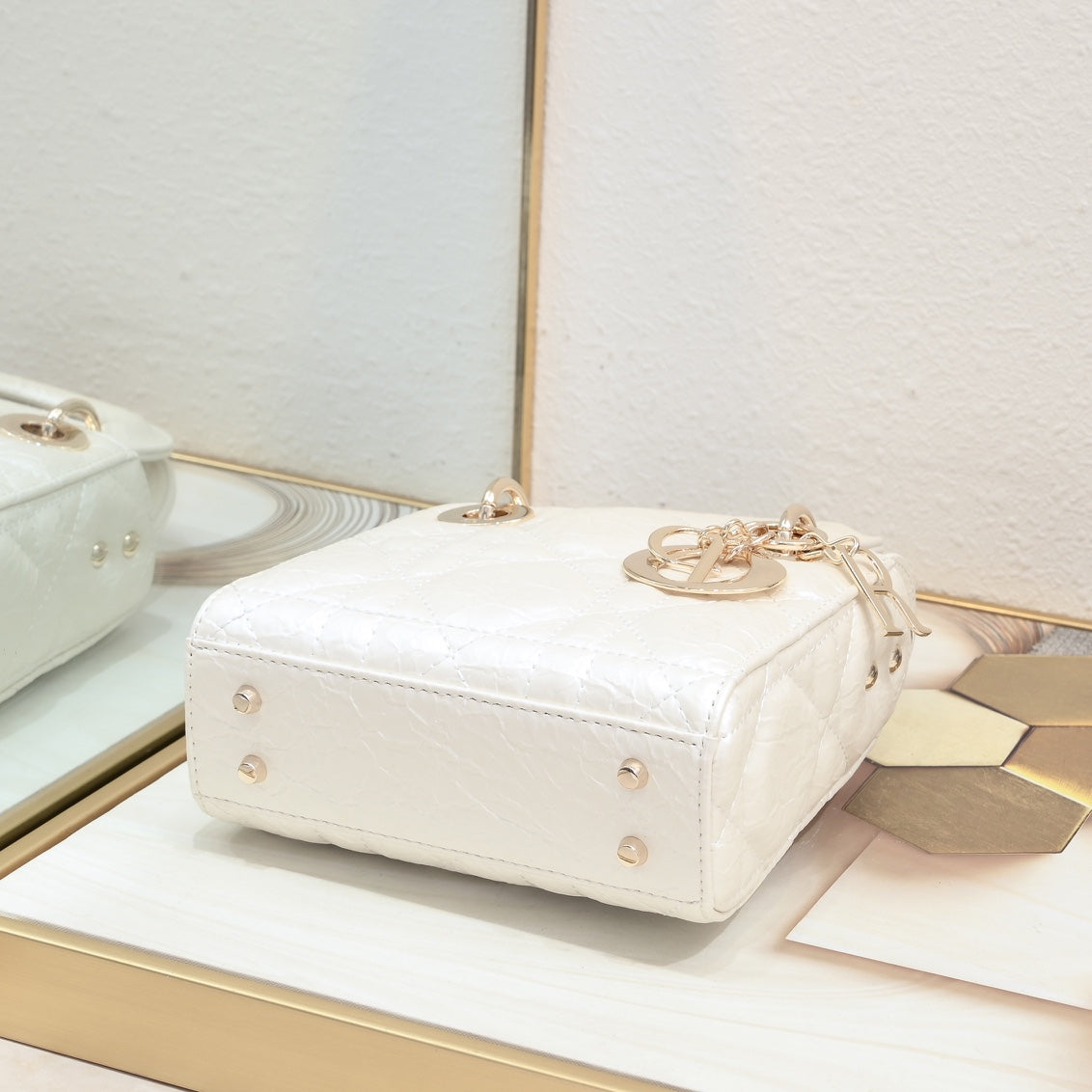 1XD438BDE Stylish leather bag