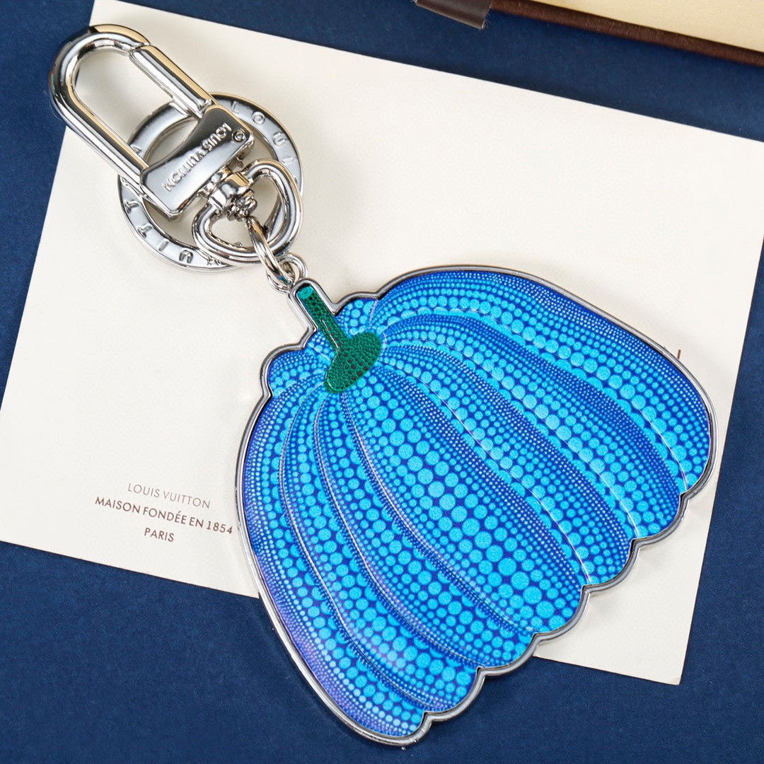 3RE10ADE Stylish key closure