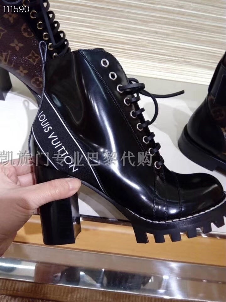 2E02ZDE Stylish Boots