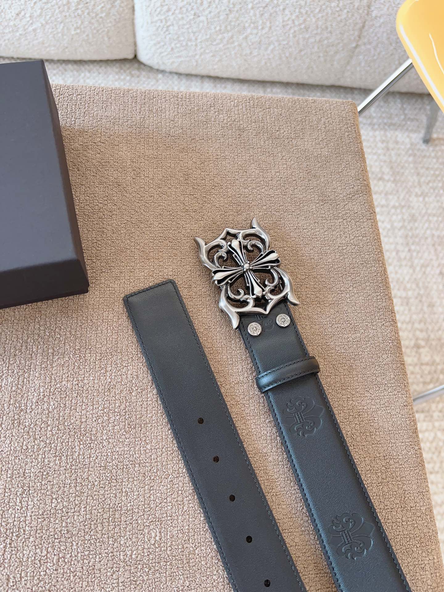 255RA17PDE Stylish  High quality belt With full package