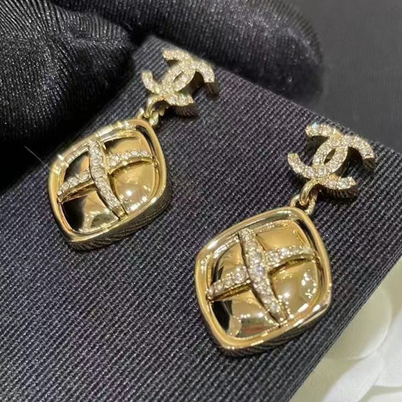 1NC155EDE Stylish Earrings