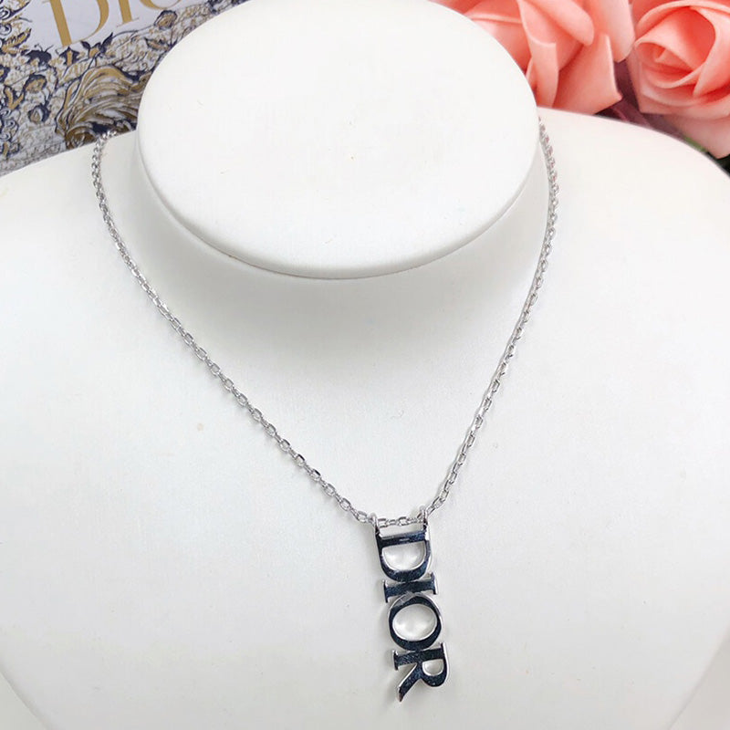 1YD49XDE Stylish Necklaces