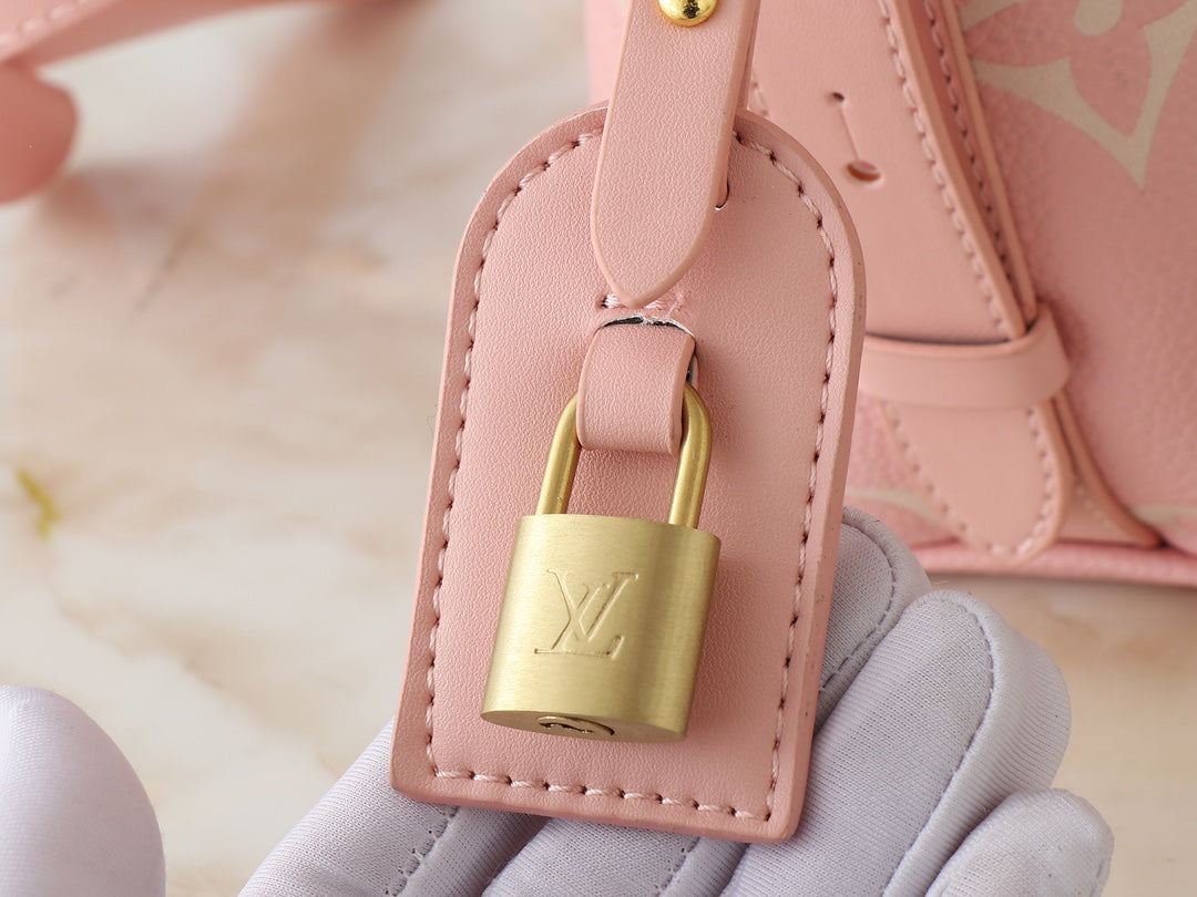 2WE3BDE Stylish leather bag