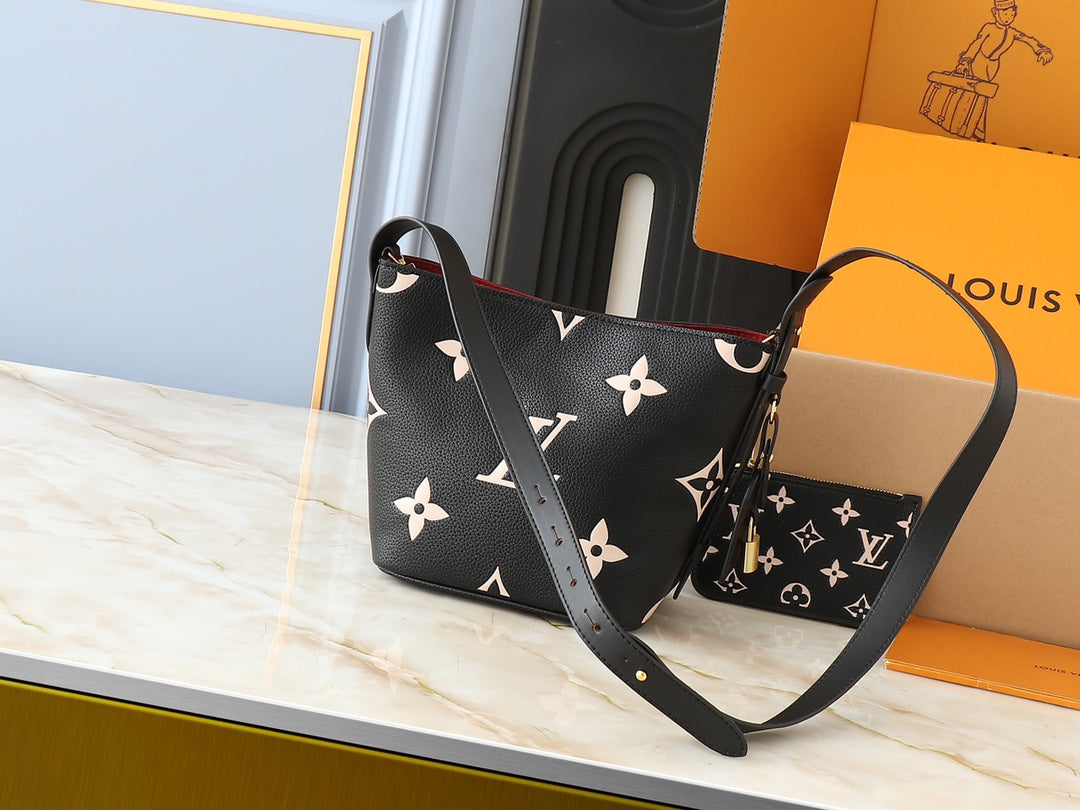 2WE3BDE Stylish leather bag