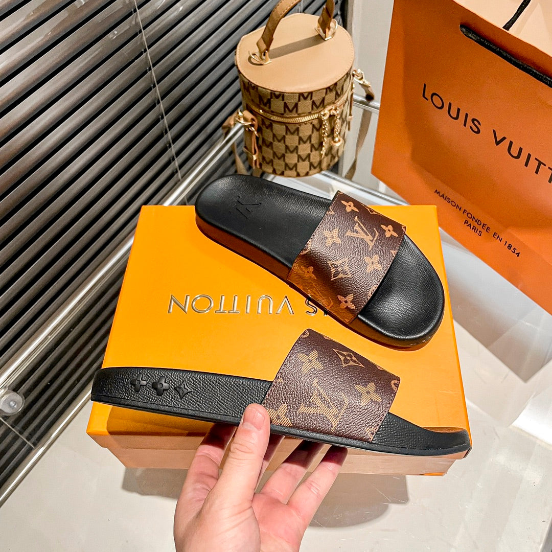 14E195ZDE Stylish Slippers