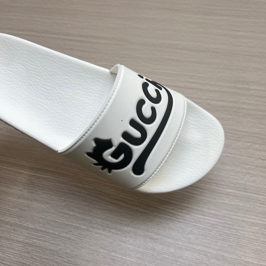 5LB220ZDE Stylish Slippers