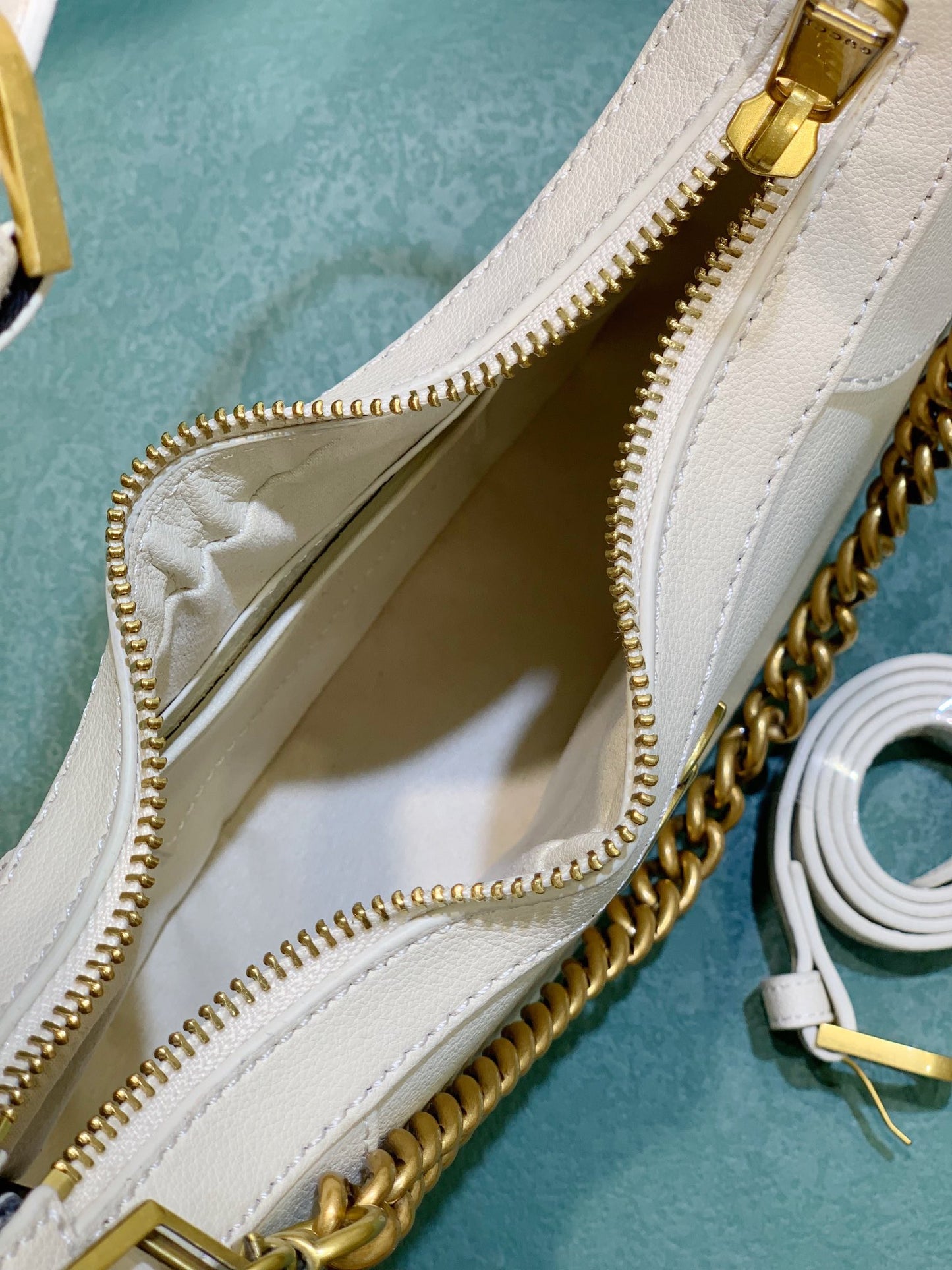 1XB418BDE Stylish leather bag