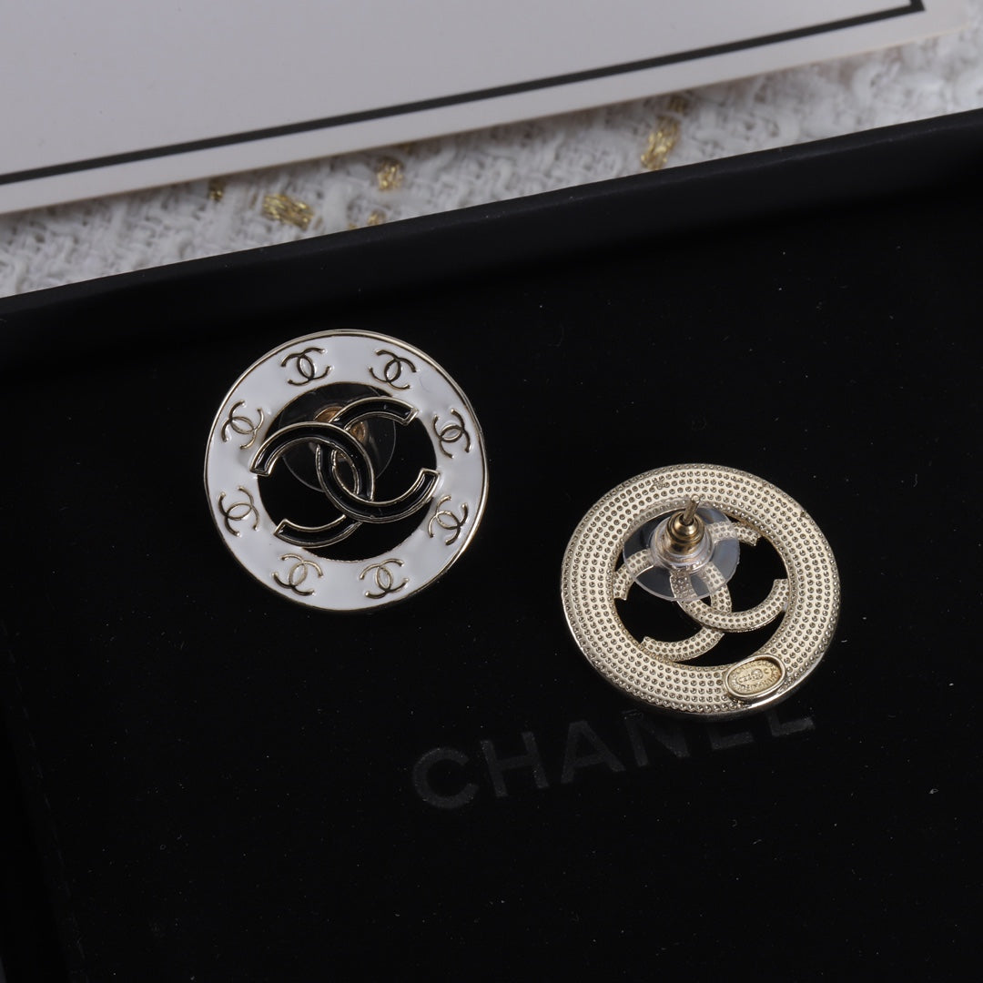 14C421EDE Stylish Earrings