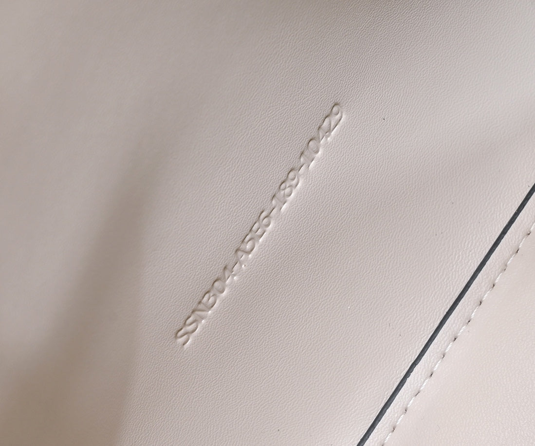 2XE41BDE Stylish leather bag 