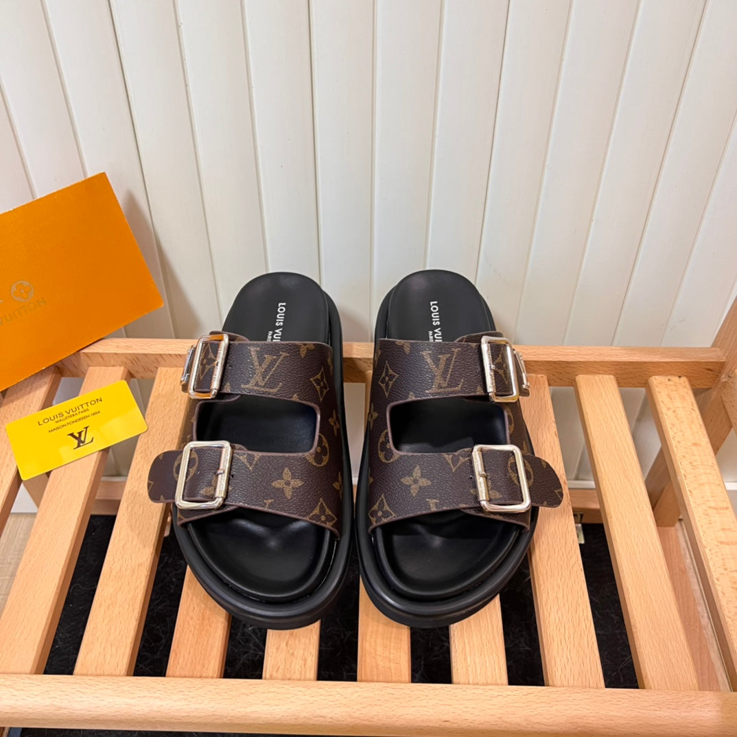 14E208ZDE Stylish Slippers