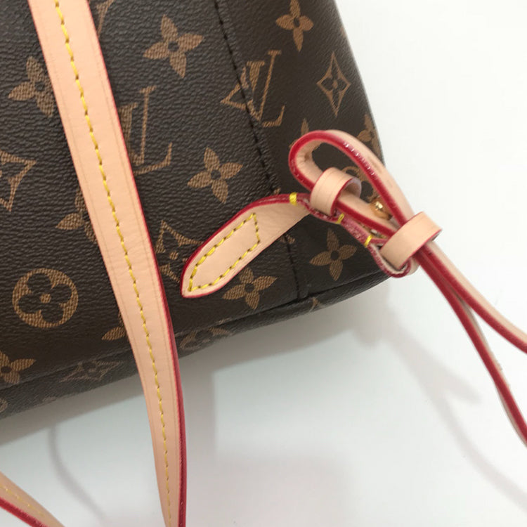 2E72BDE Stylish leather bag 