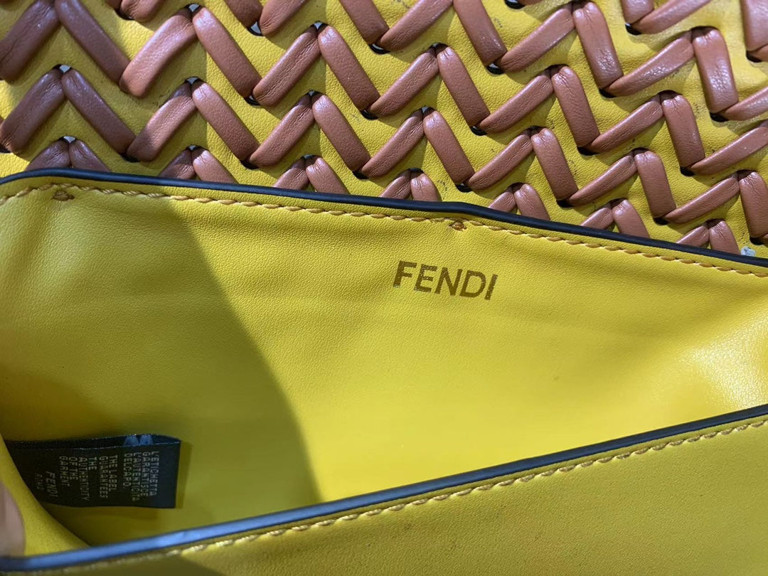 155NF11BDE Stylish leather bag