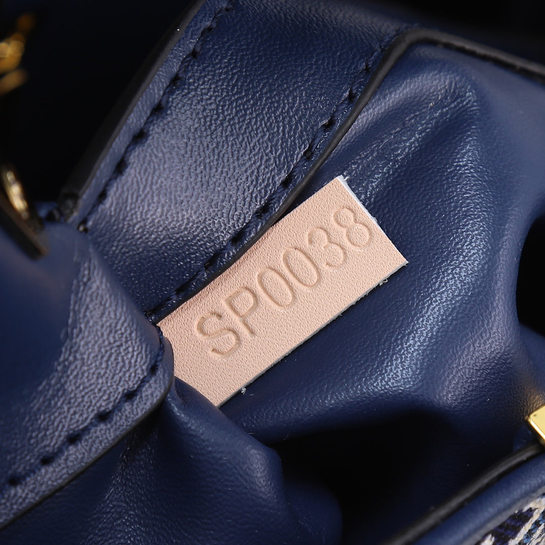 1XE441BDE Stylish leather bag