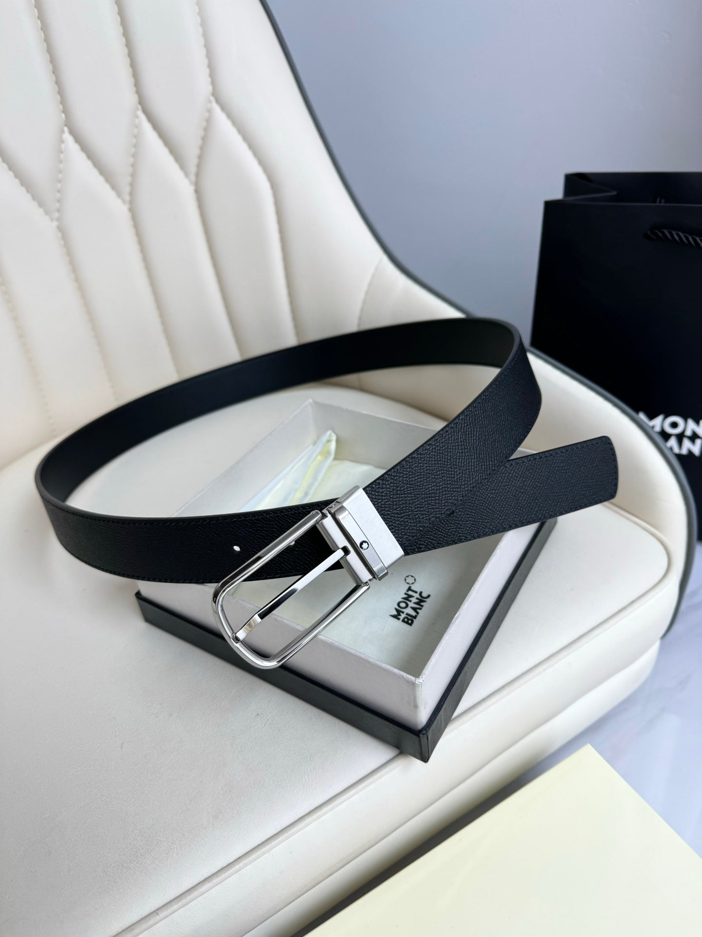 155RA235PDE Stylish  High quality belt With full package