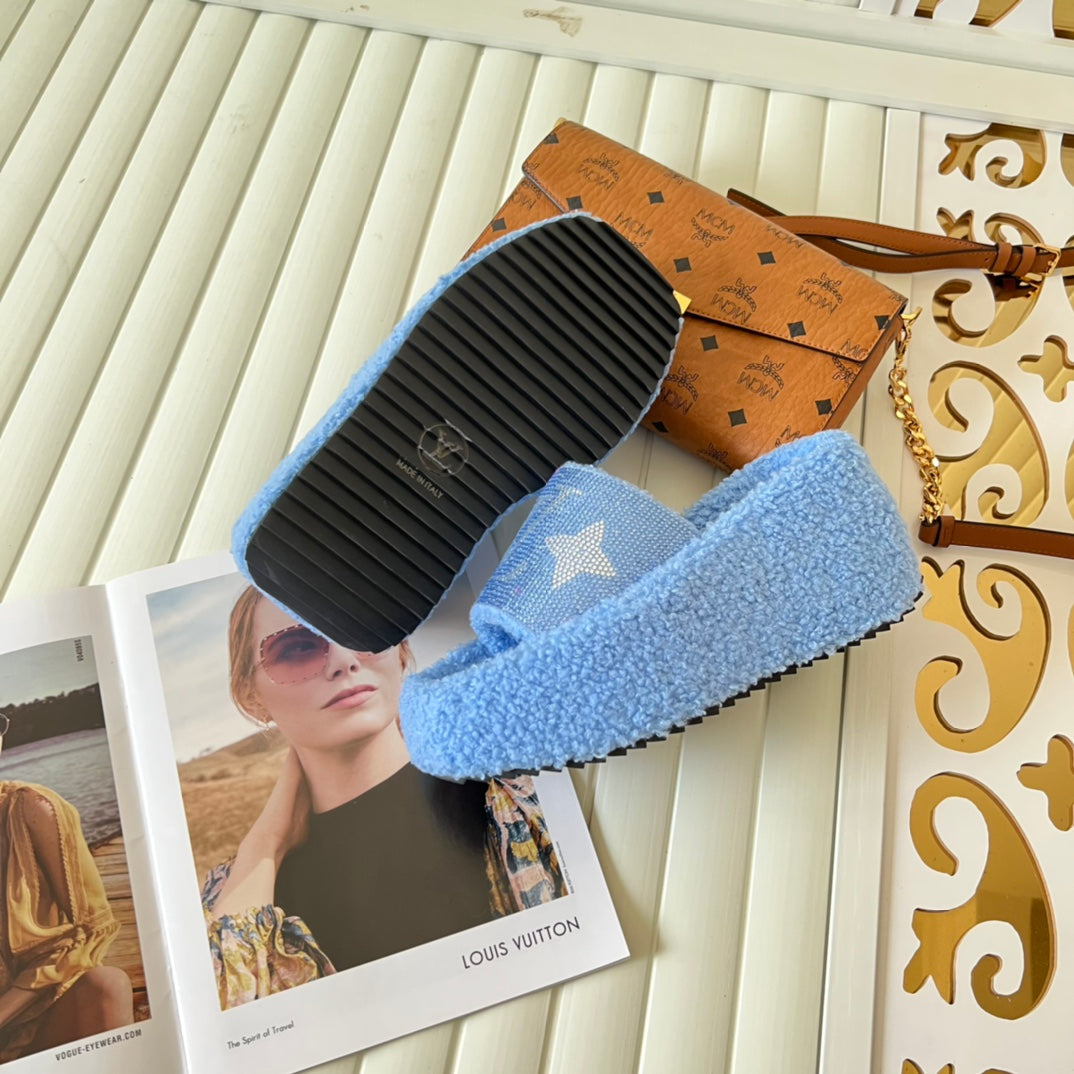 14E91ZDE Stylish Slippers