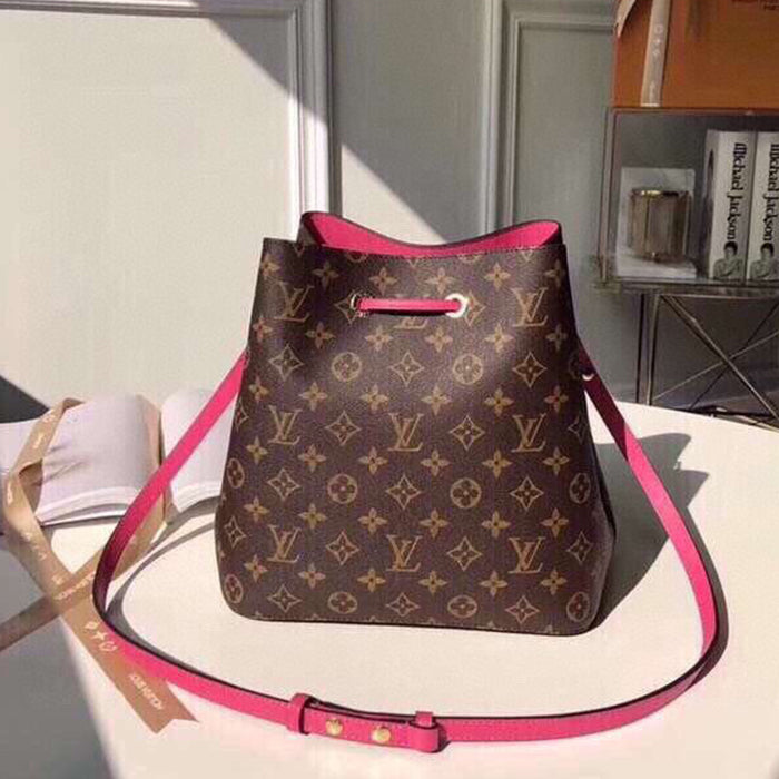 3E81BDE Stylish leather bag 