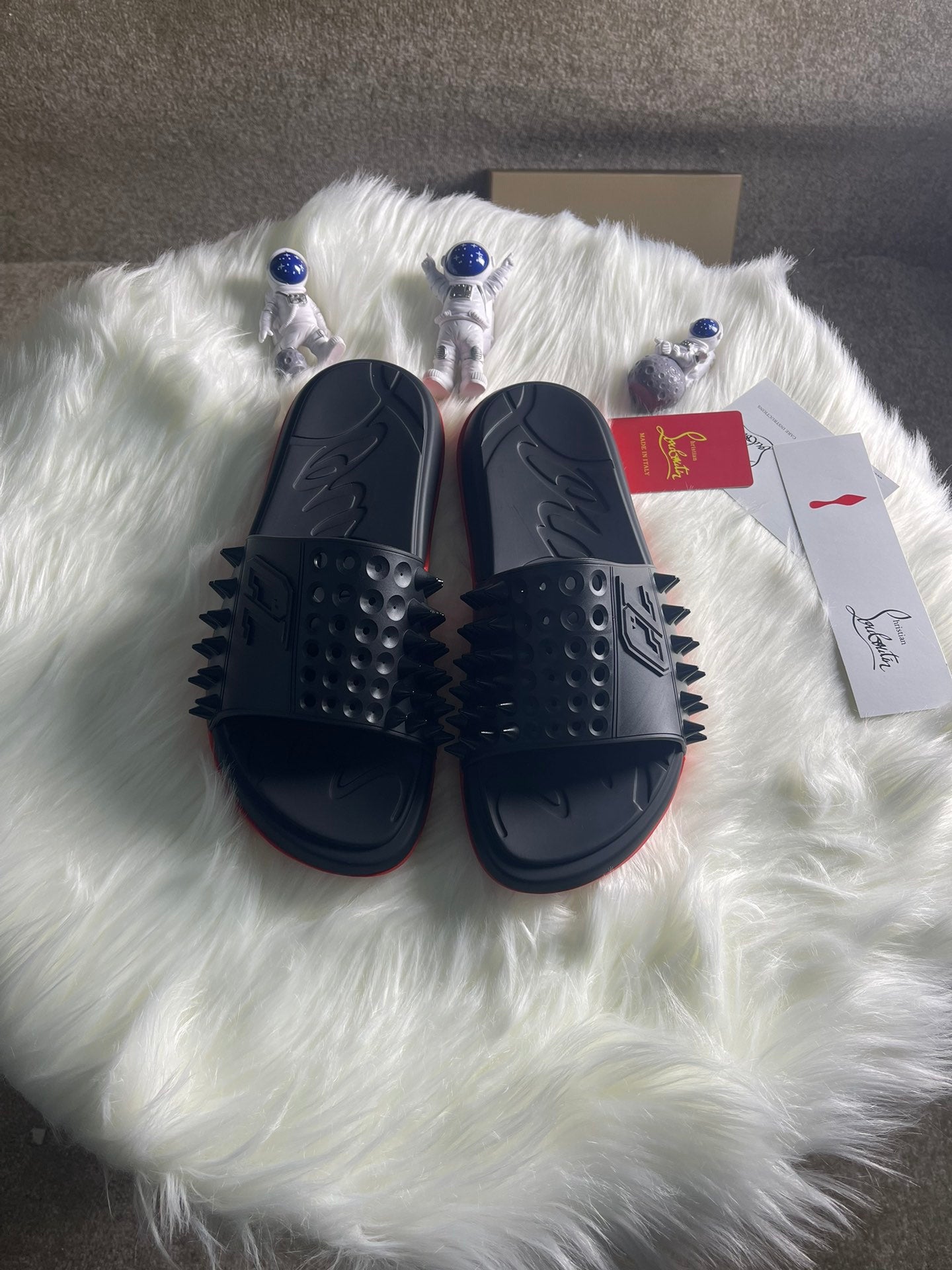J4A22ZDE Stylish Slippers