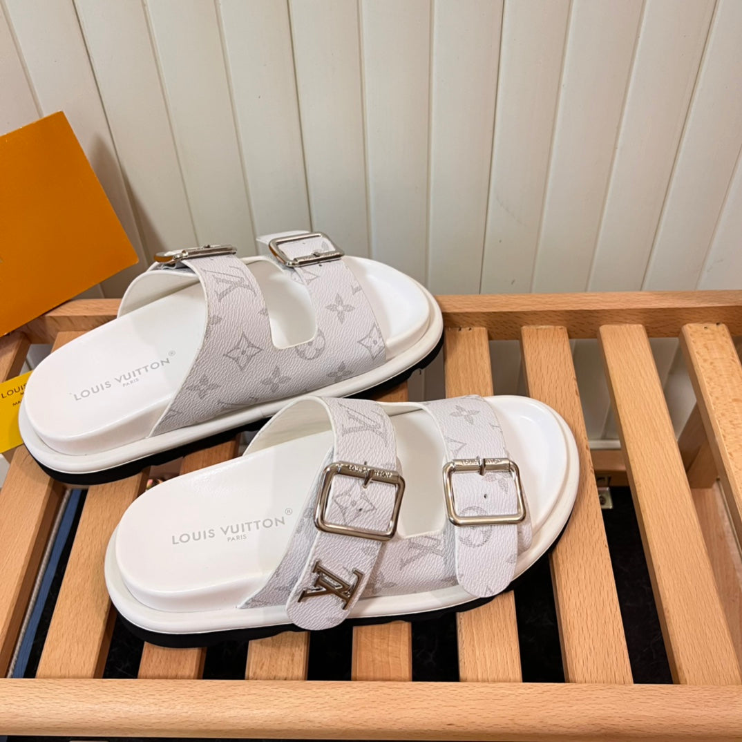 14E208ZDE Stylish Slippers