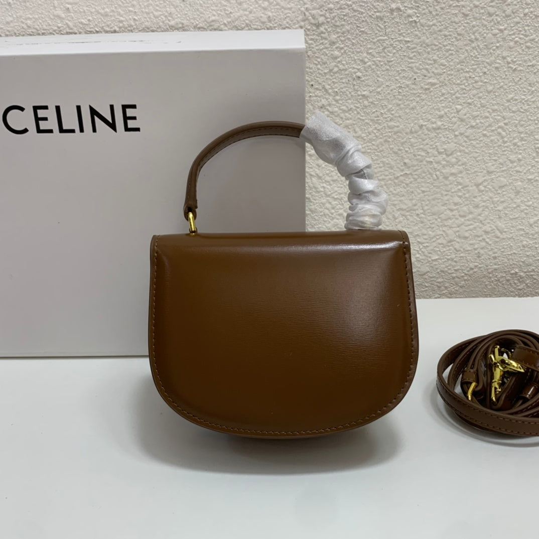 1XCL40BDE Stylish leather bag 