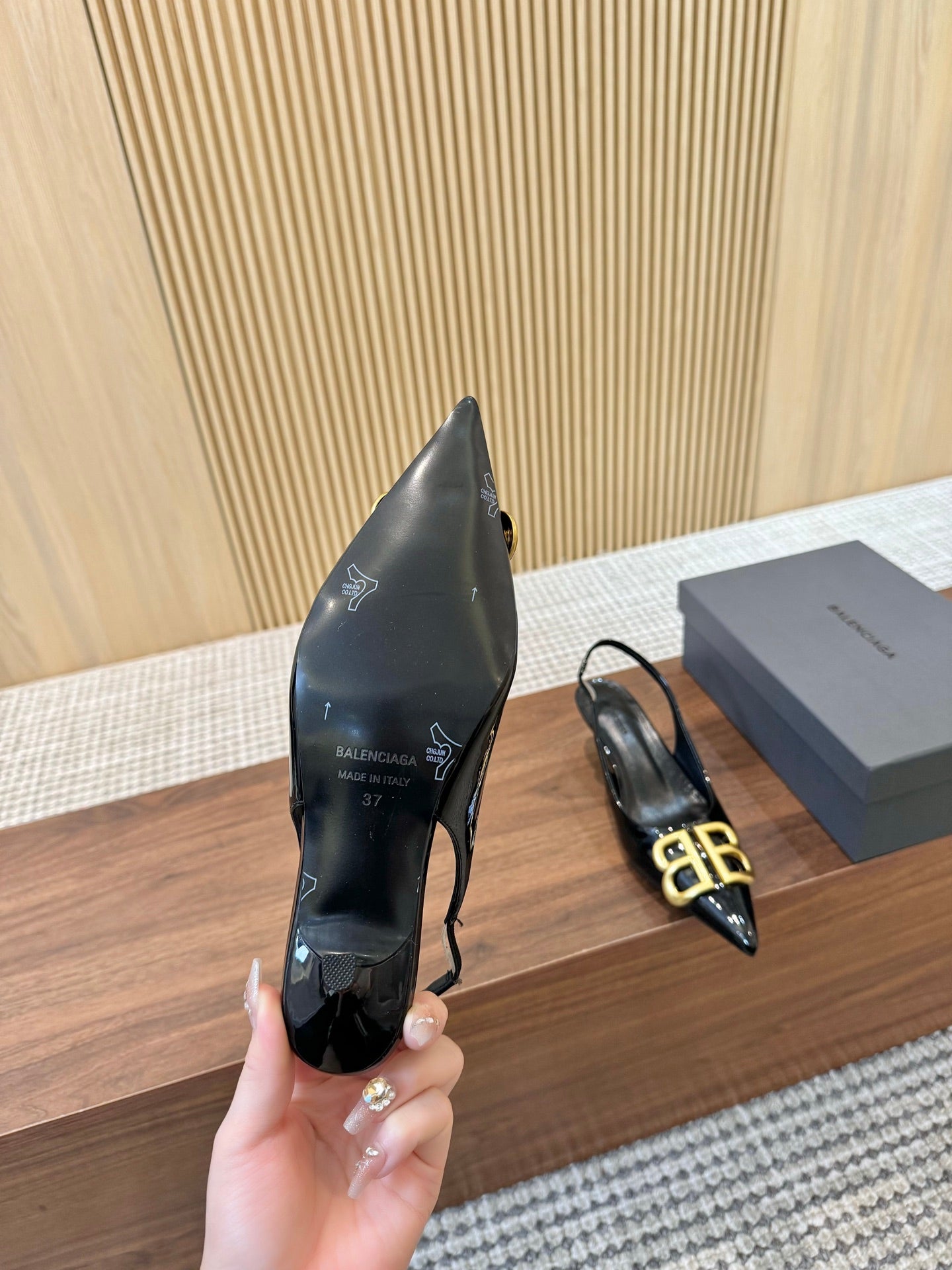255QJ45ZDE Stylish leather High heels