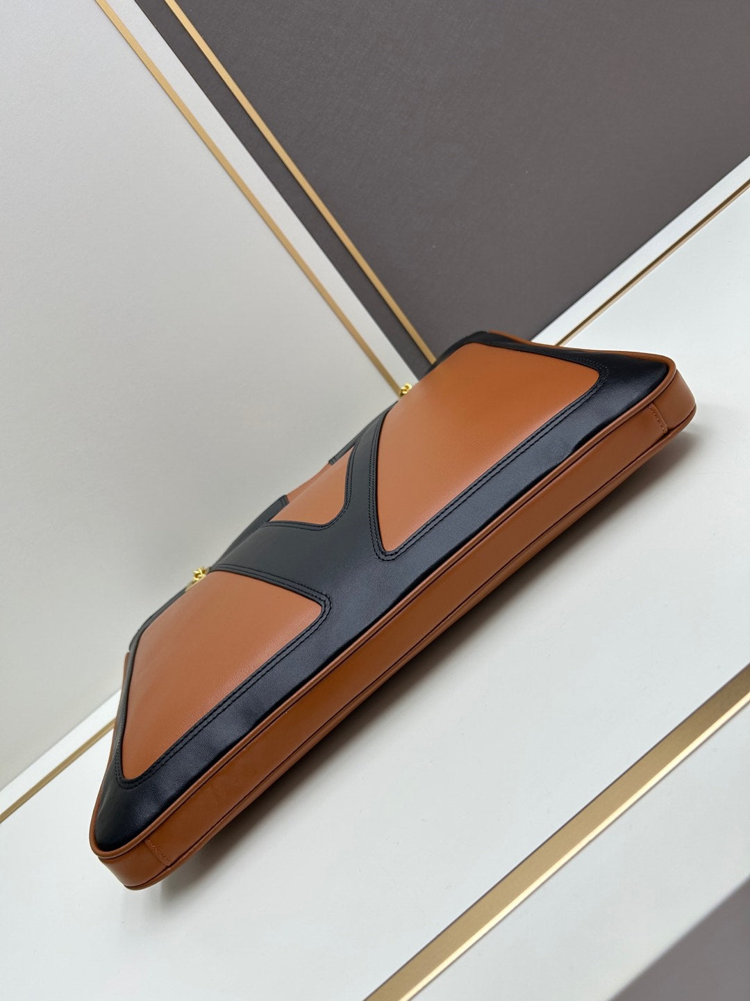 2WVL47BDE Stylish leather bag