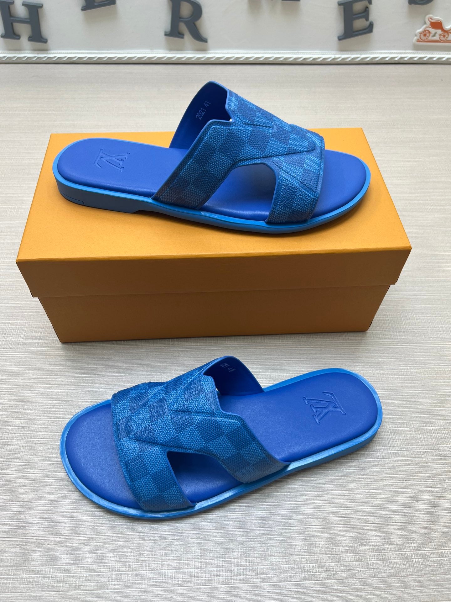 54E22ZDE Stylish slippers
