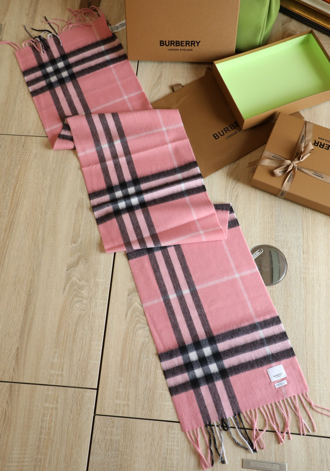 185ZR2WDE Stylish Winter Scarves
