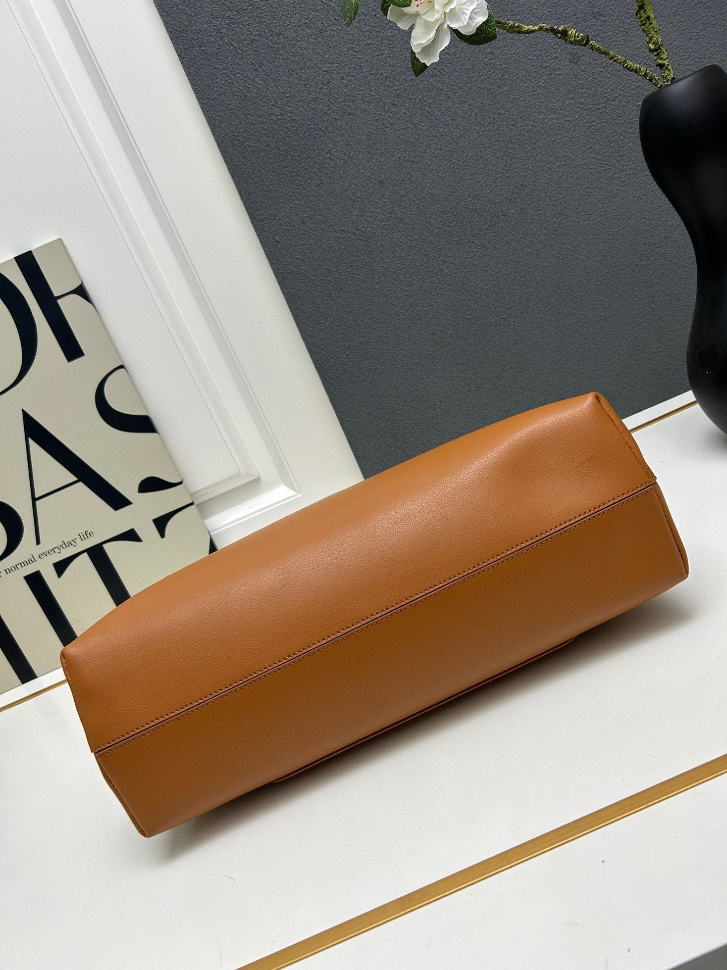 1XPD403BDE Stylish leather bag