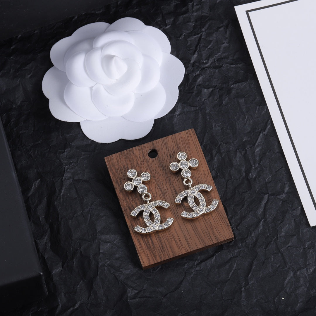 1YC391EDE Stylish Earrings